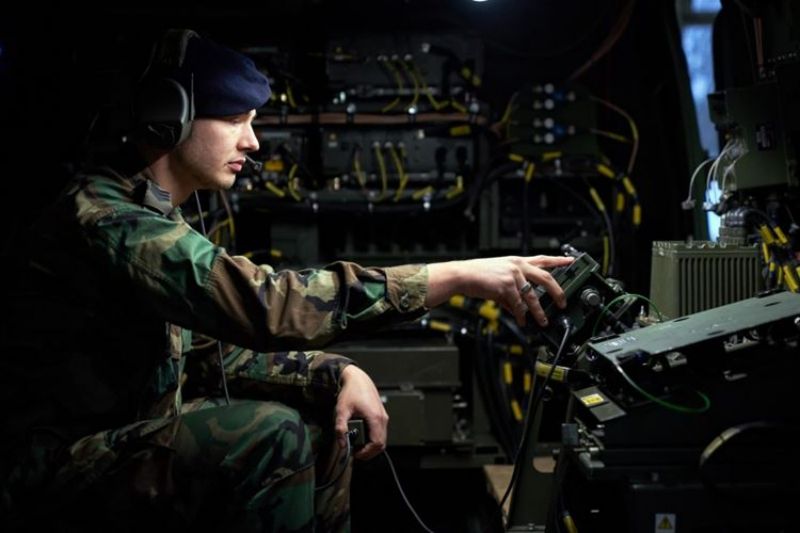             Militārā un aizsardzība